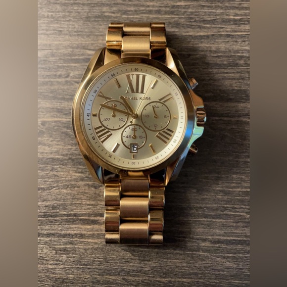 Michael Kors Oversized Gold Tone Watch - Picture 3 of 12